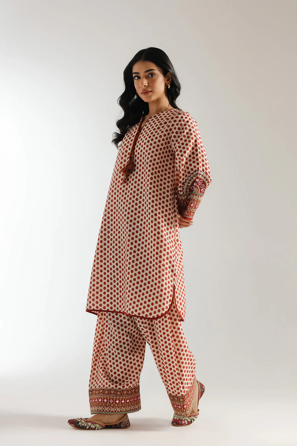EMBROIDERED SUIT