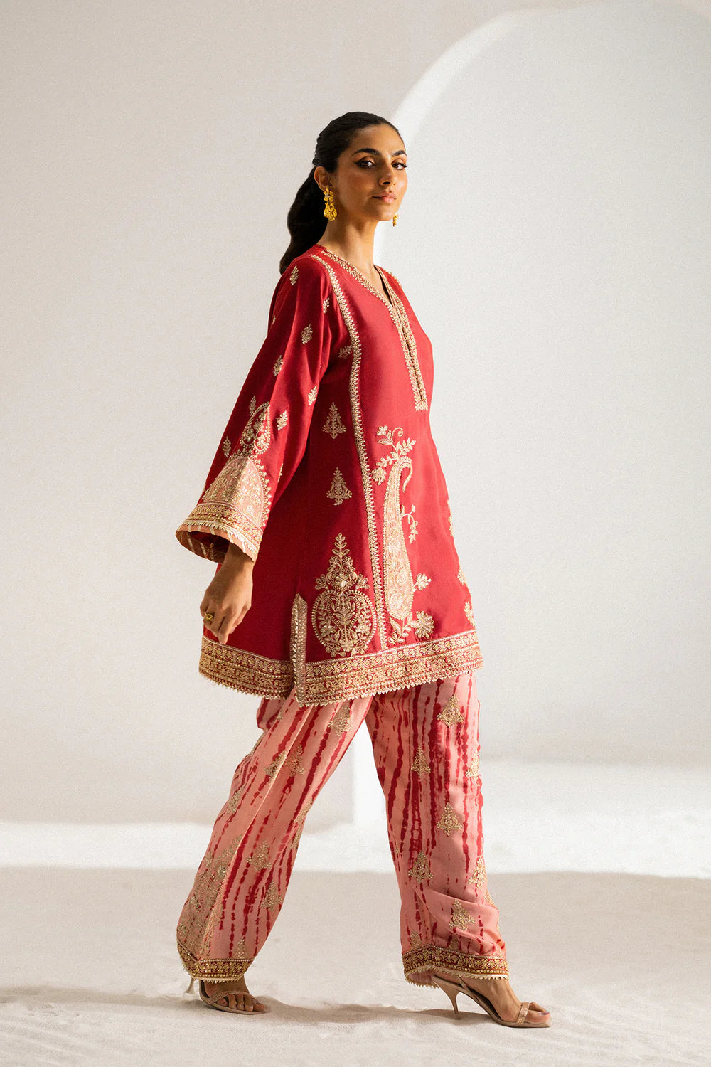 EMBROIDERED SHIRT