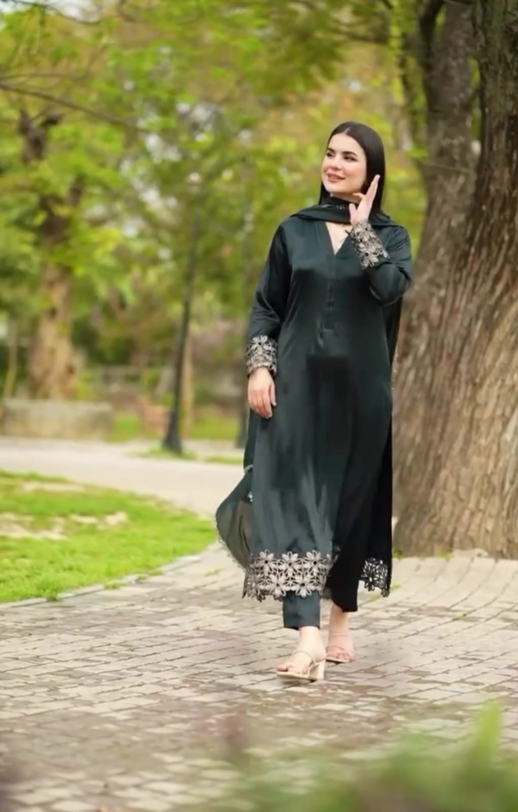 Embroidered 3pc suit