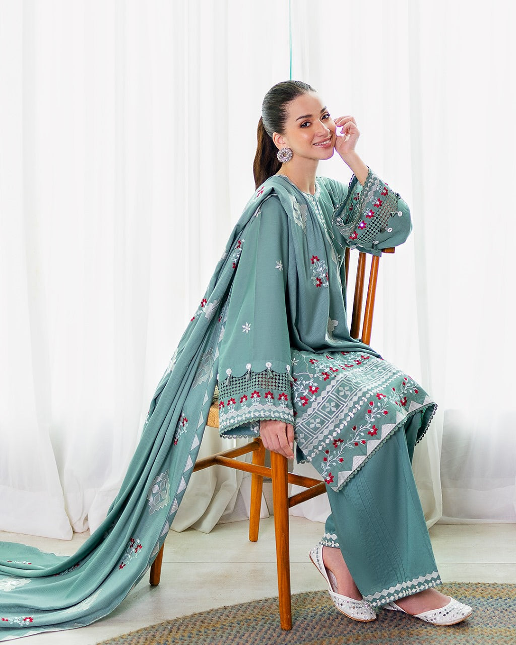 Embroidered 3pc suit