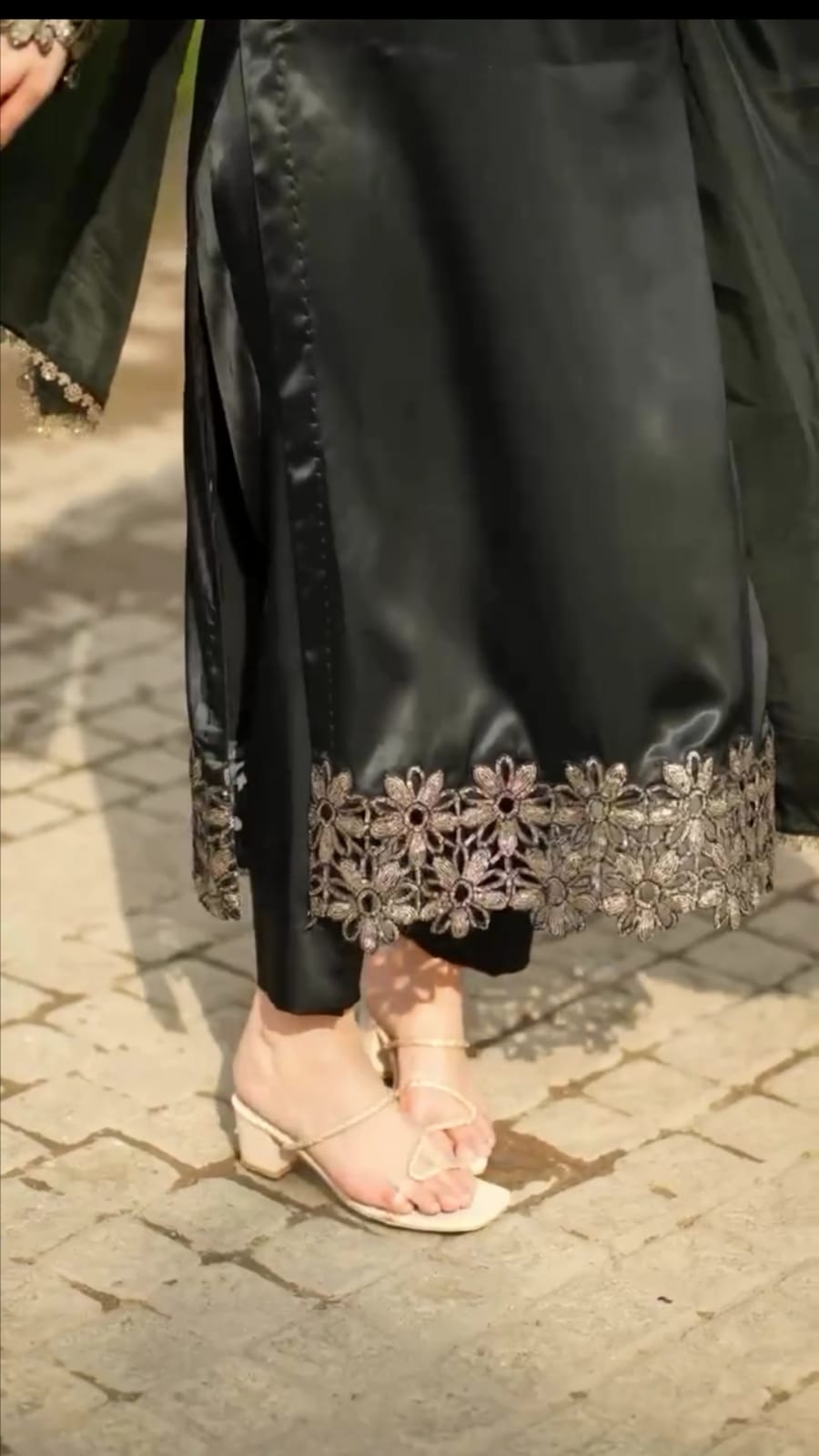 Embroidered 3pc suit