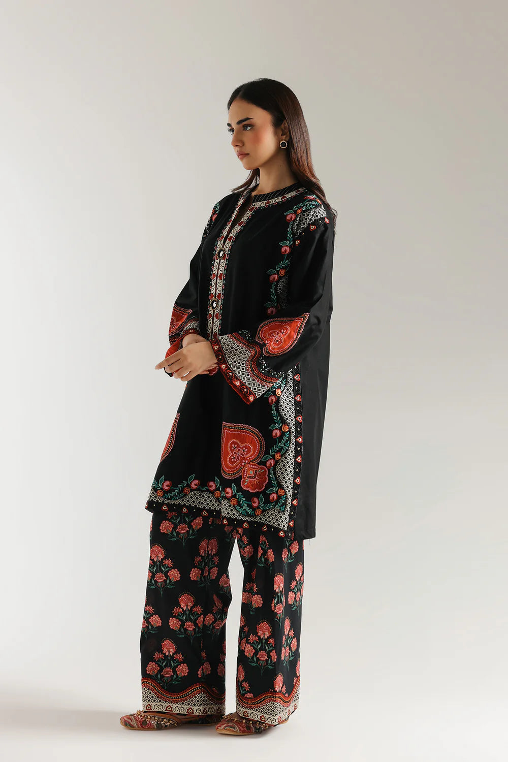 EMBROIDERED SUIT SHIRT – A LINE FIT – ROUND NECK WITH SLIT - FULL SLEEVES – SHORT LENGTH