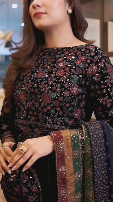 EMBROIDERED BLACK SUIT