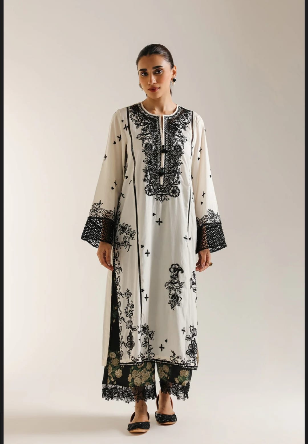 EMBROIDERED SUIT