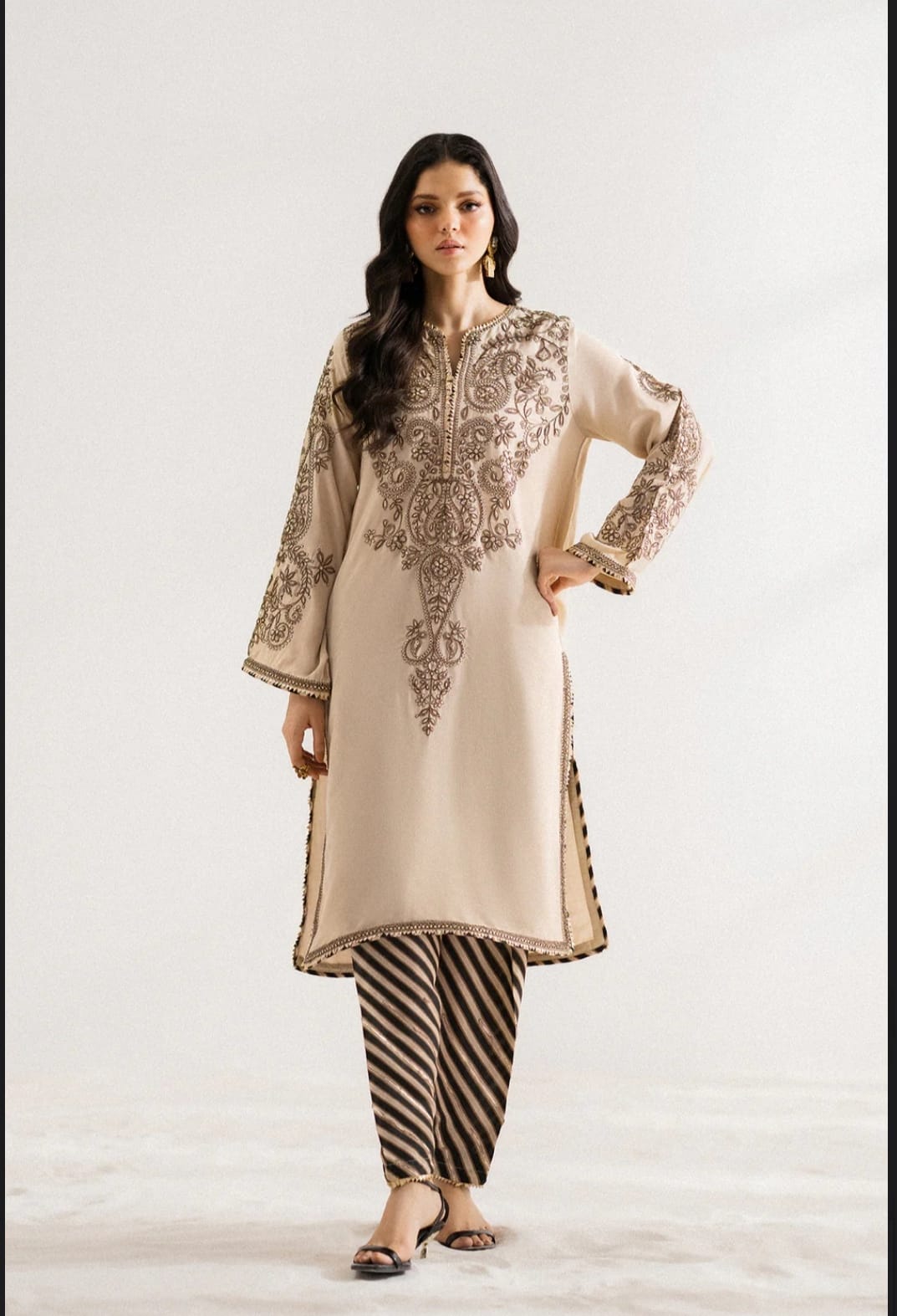 EMBROIDERED SUIT