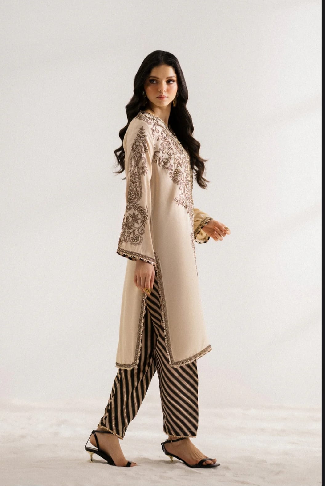 EMBROIDERED SUIT